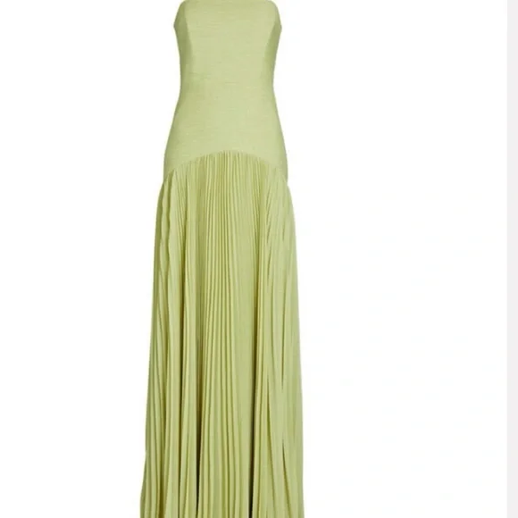 Elegant Green Strapless Dress - Picture 8 of 9